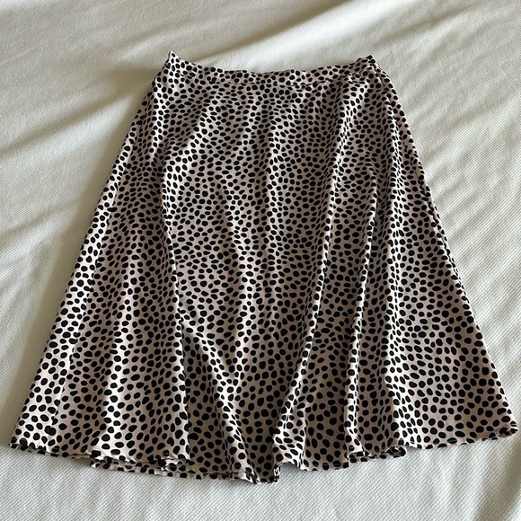Tahari Dresses & Skirts - tahari midi length skirt / PM / like new